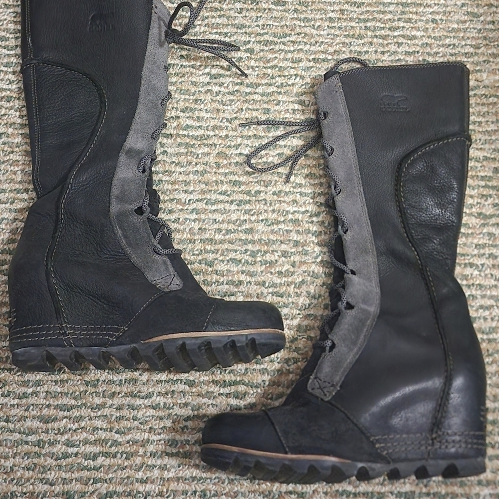 Sorel Cate The Great Black and Gray Lace-Up Boots